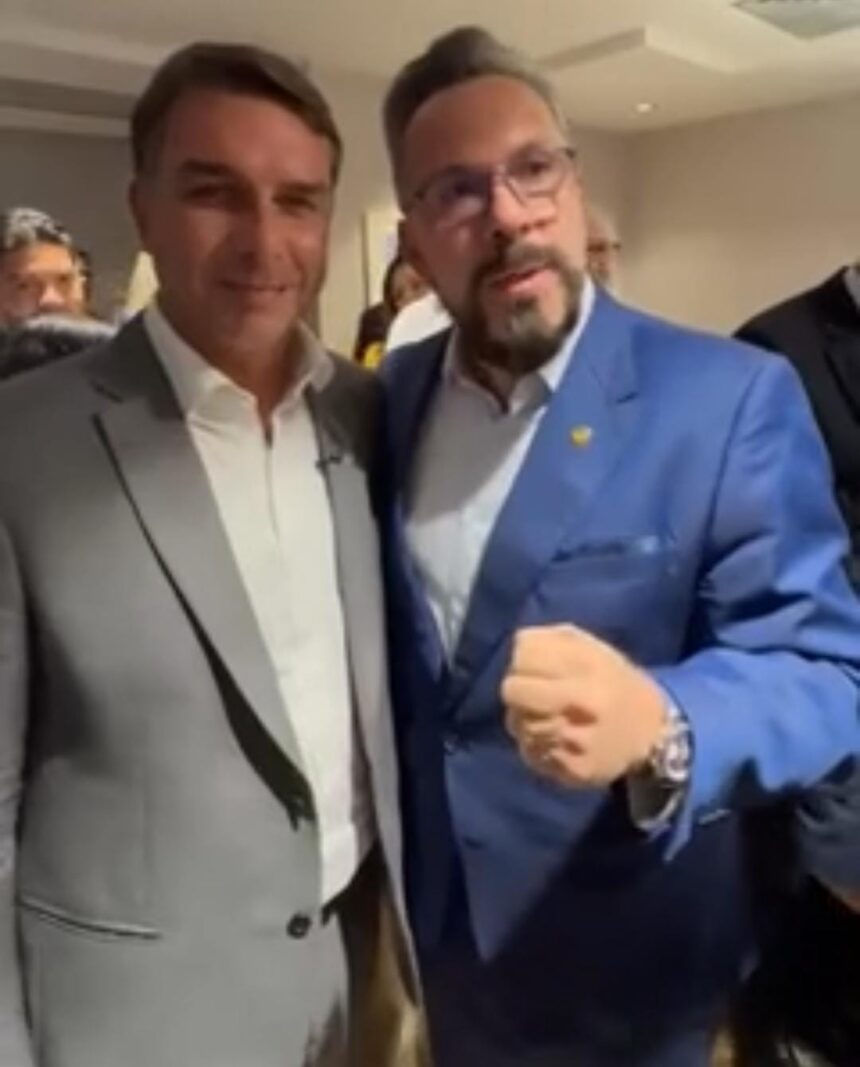 Em Brasília, Flávio Bolsonaro declara apoio e pede votos para Alan Rick no Acre