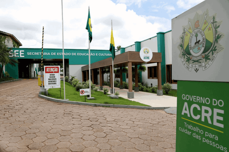 SEE convoca professores aprovados em seletivos e inicia nova etapa de contratações no Acre