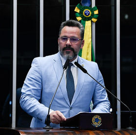 Alan Rick libera mais de R$ 18 milhões para saúde e reforça atendimento no Acre