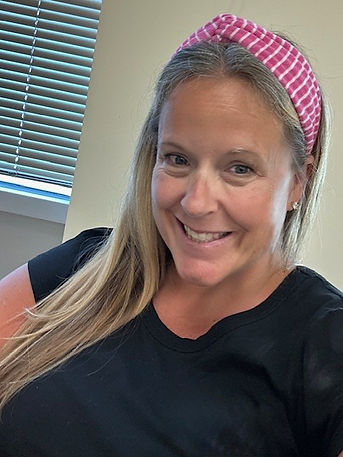 Kate Alva Headshot.jpg