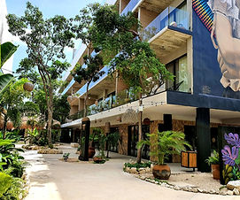 La Plataforma Properties