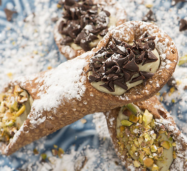 Cannolo-Siciliano-al-Pistacchio-Decora.jpeg