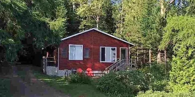 Exterior view of Bird's Nest cabin.