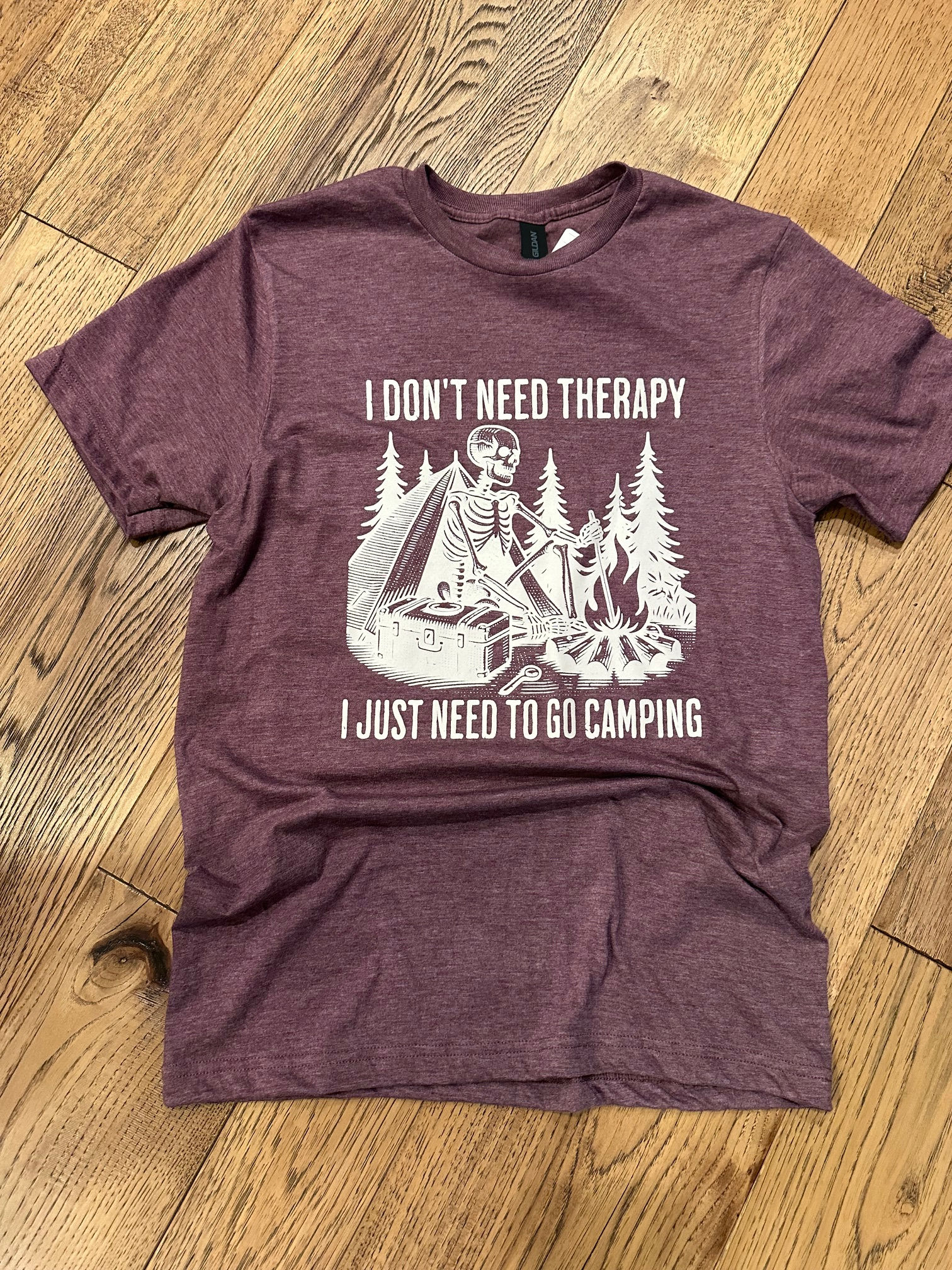 Tshirt/SM/HthMaroon/I don't need therapy  Sassy but Classy Designs