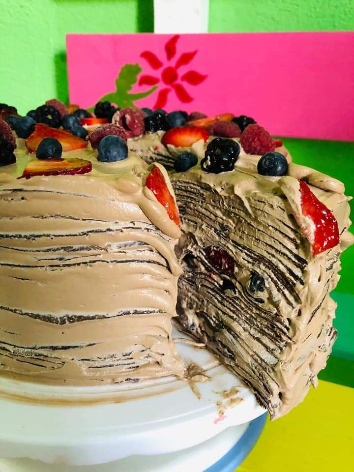 Pastel de Crepas Frutos Rojos