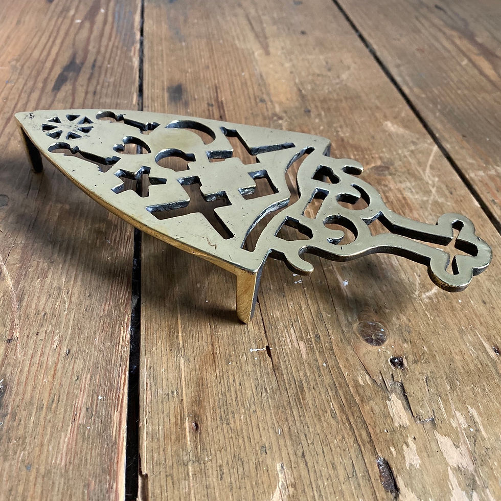 Antique Brass Iron Stand