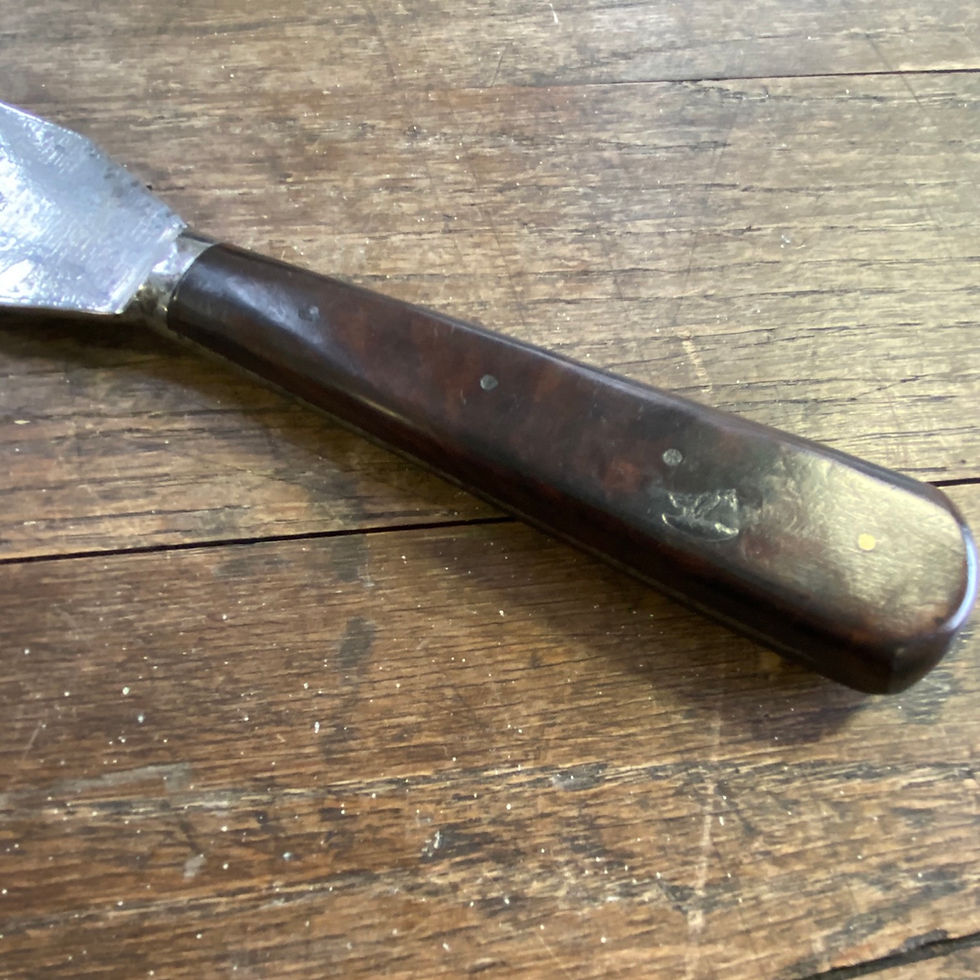 Thumbnail: Large Antique Palette Icing knife