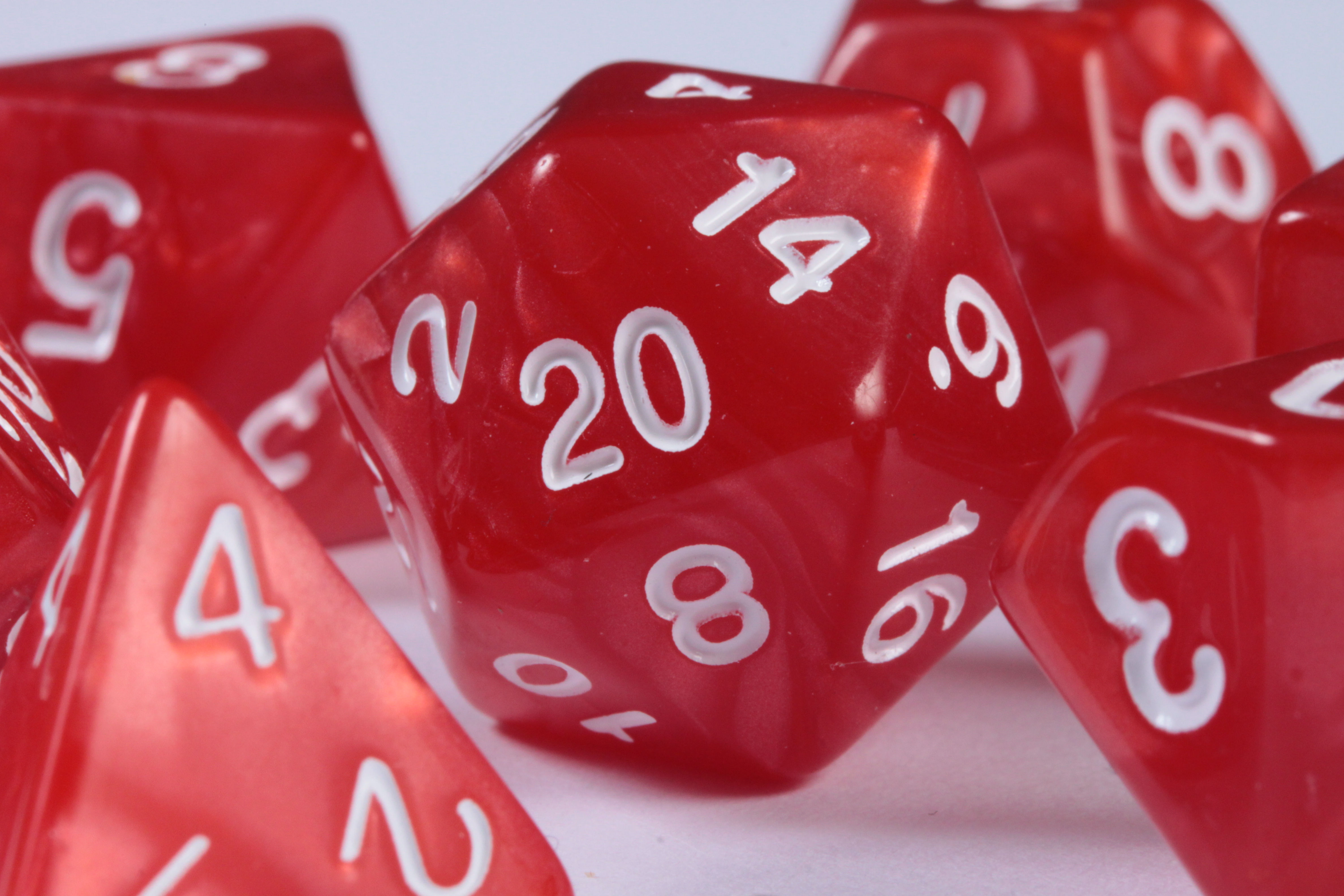 Set de dés en résine Nacrée Rouge