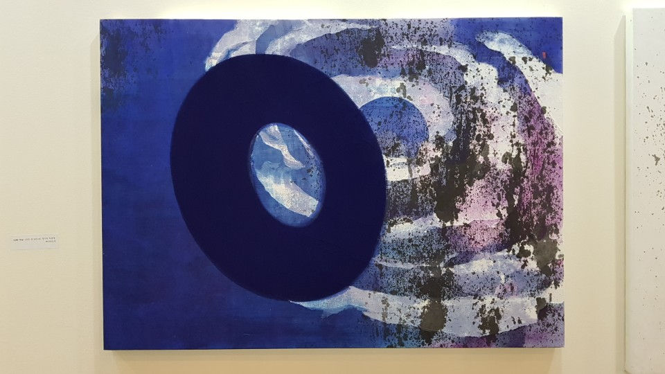 백미리내  순환-하늘 2018 73x91cm  장지에 먹 분채.jpg