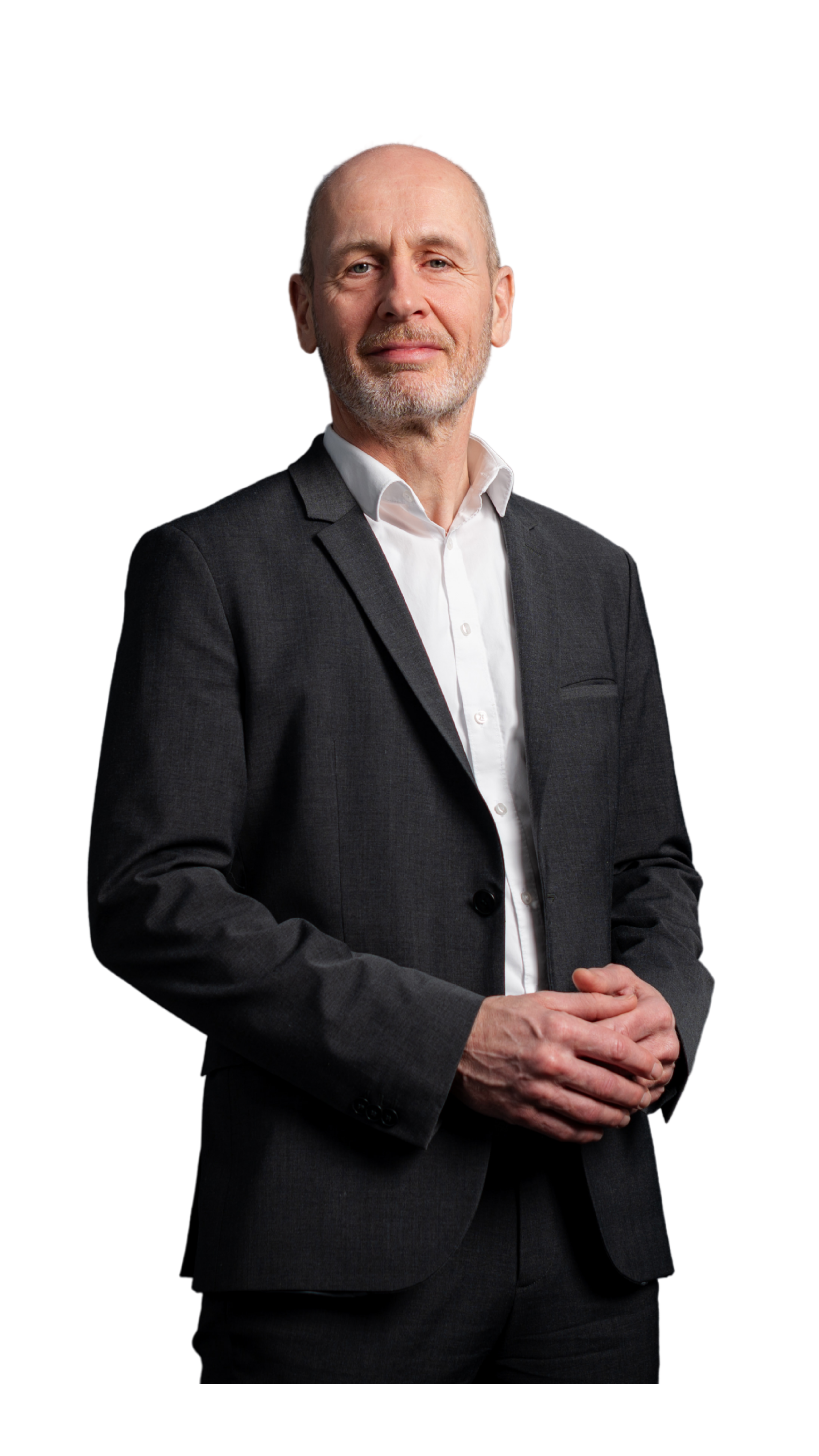 Business-Porträt eines lächelnden Mannes im Anzug-professionelle Beratung und Kommunikation