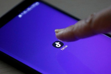 Trump assina ordens para proibir TikTok e WeChat nos EUA
