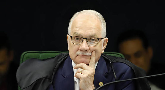 Fachin dá 5 dias para Câmara explicar apoio a bloqueados