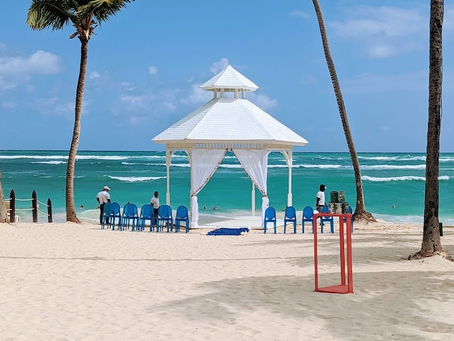 Traditional Wedding vs. Destination Wedding: Which Celebration Is Right for You?