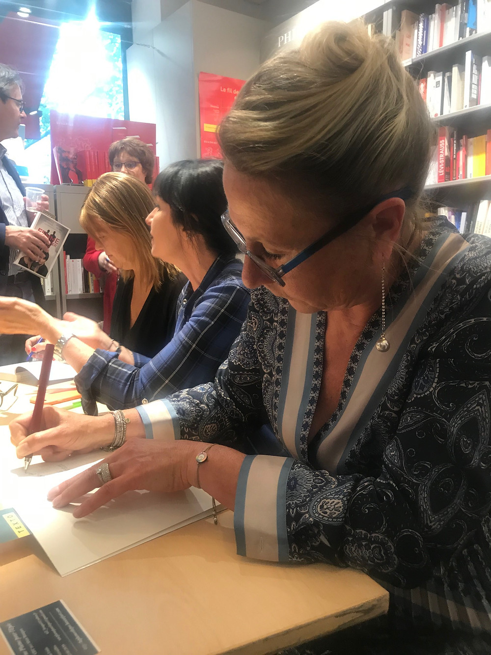 Catherine Salinas, Véronique Fauvergue et Caroline de Juglart étaient en dédicace le 6 juin à la librairie Albin Michel, Boulevard Saint-Germain.
