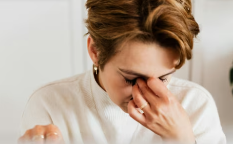 Delhi’s Toxic Air and Screen Overload Fueling Dry Eye Cases: Expert Shares 6 Key Tips to Protect Your Eyes