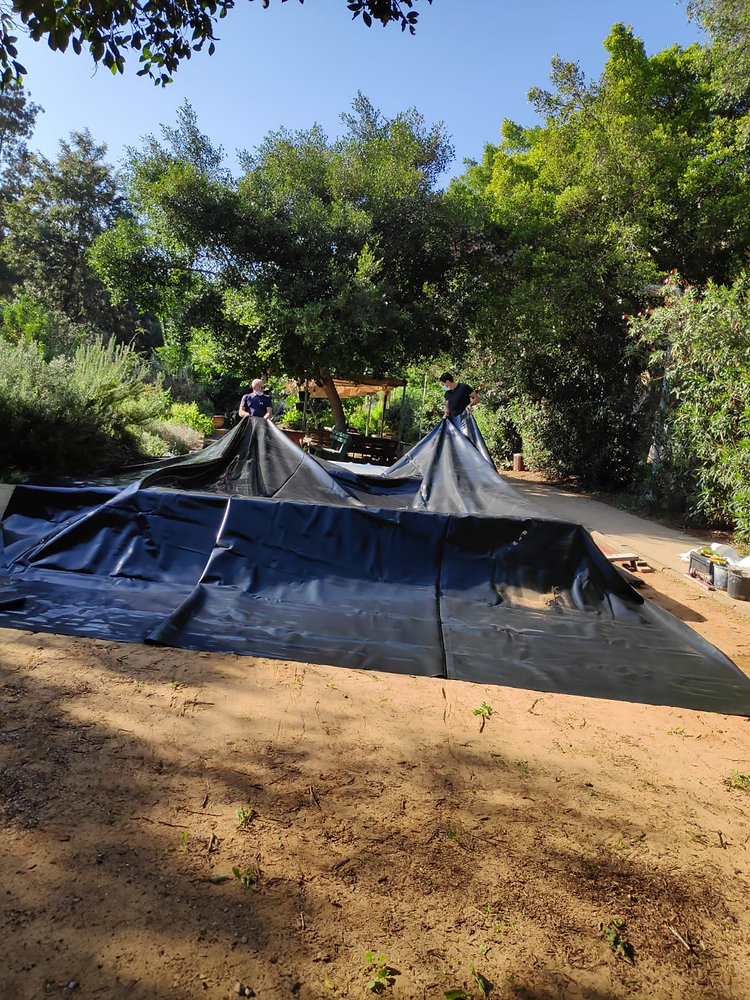 יריעות איטום לבריכות נוי PVC או EPDM?