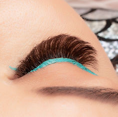 Brown-Lashes-_-Teal-Eyeliner2_IG_2000x.jpg