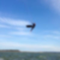 One foot en cours de kitesurf