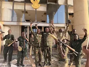 الجيش السوداني يفرض سيطرته على القصر الرئاسي وسط الخرطوم ويتقدم في عدة محاور ميدانية