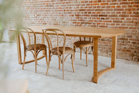 Table à manger en bois, chêne massif et son pied en bois "Bruno" 