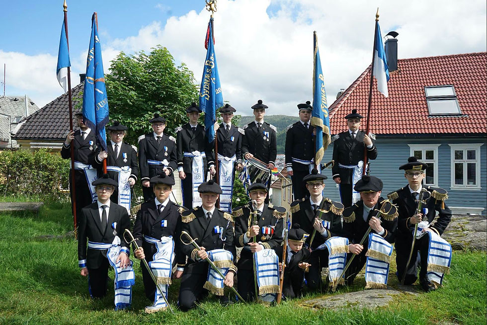 Foto: Jon Thorsen, offisersbilde på Sydnæshaugen. Feiring av stiftelsesdagen, 6.Juni 2026