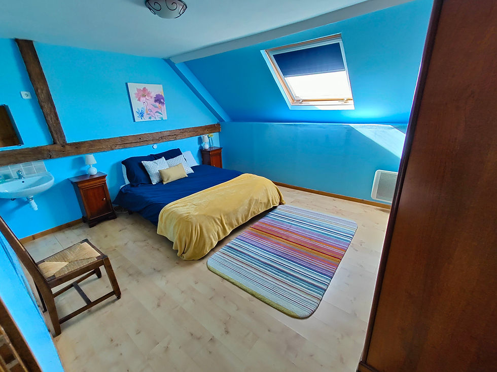 Bedroom/ chambre 2