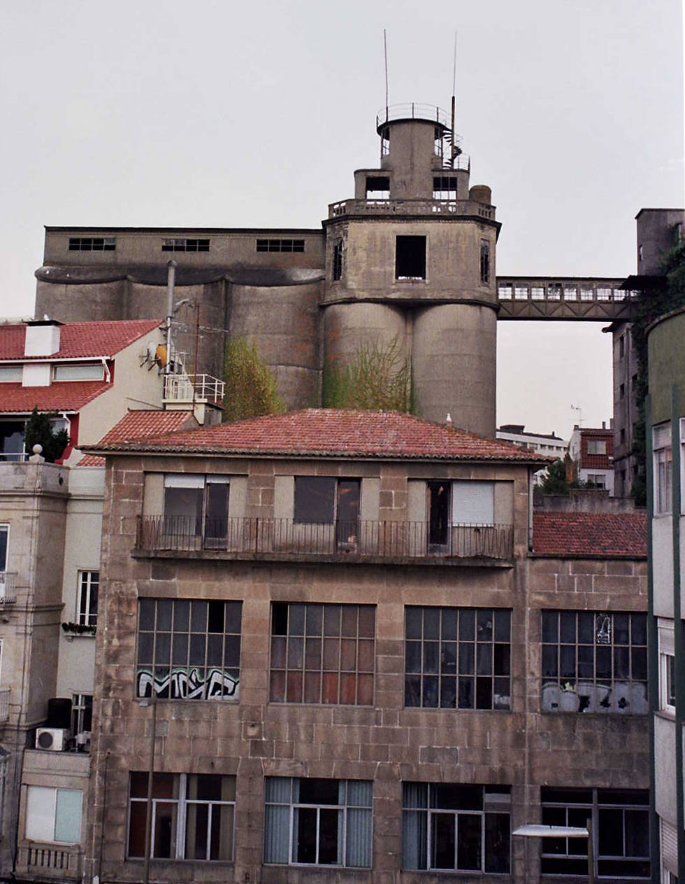 Vivenda e silos
