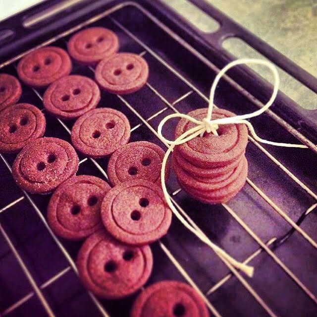 chocolate shortbread buttons