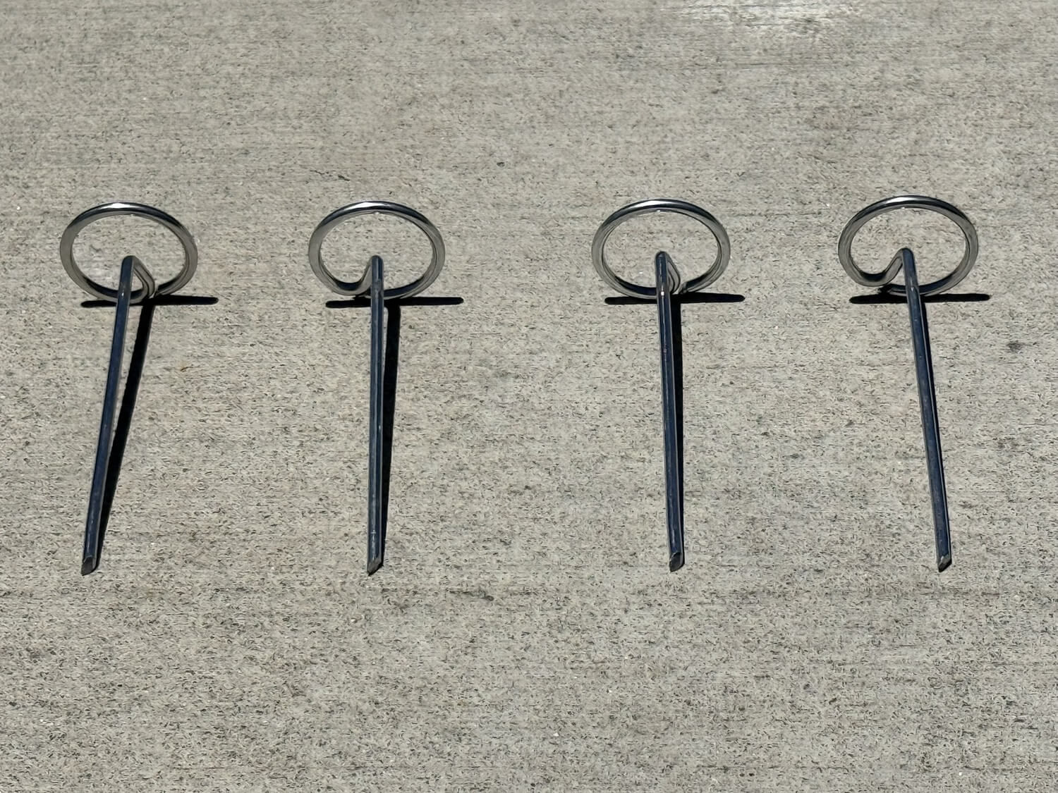 4-Inch Circle-Top Landscape Pins - Galvanized 11 Gauge