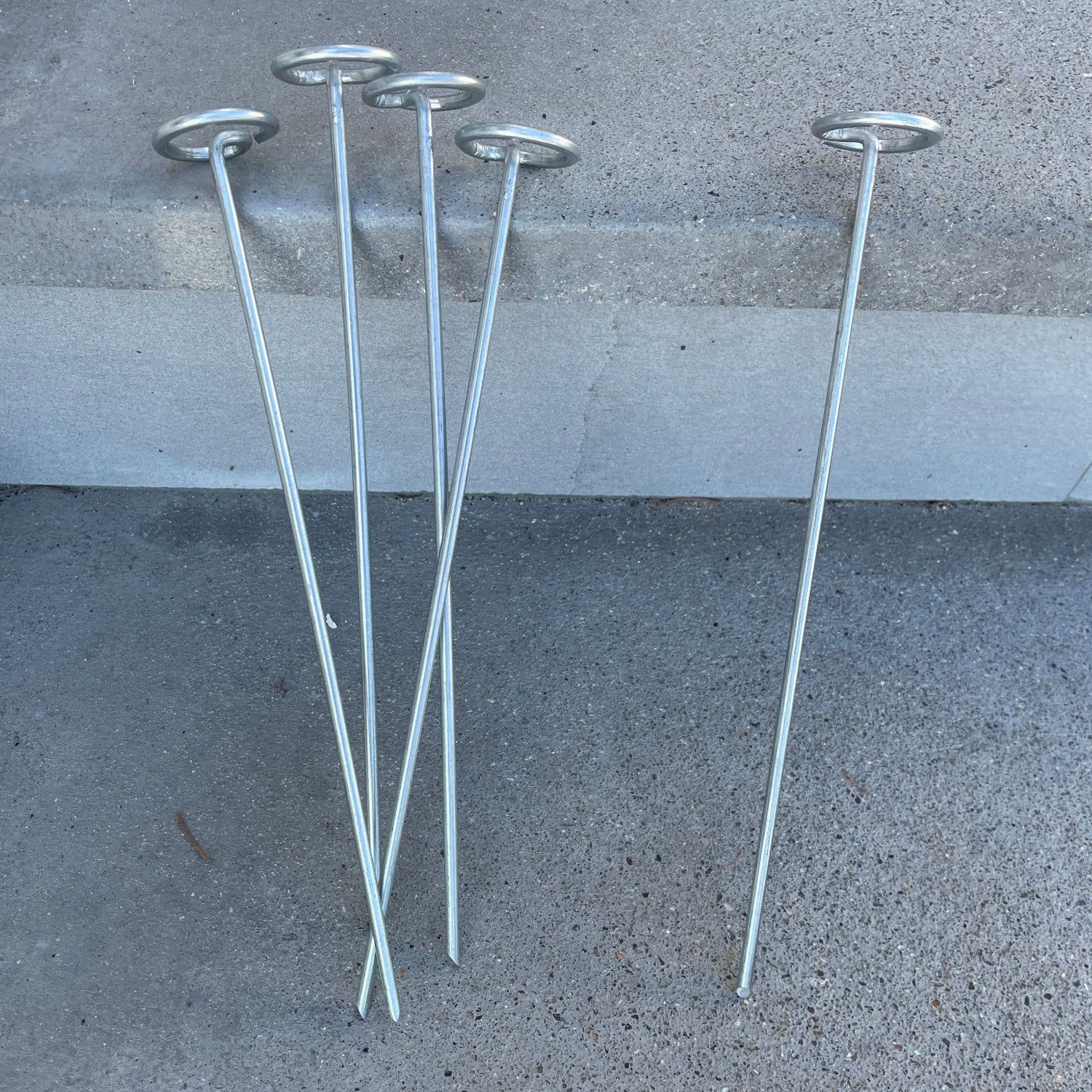 12-Inch Circle-Top Landscape Pins - Galvanized 8 Gauge