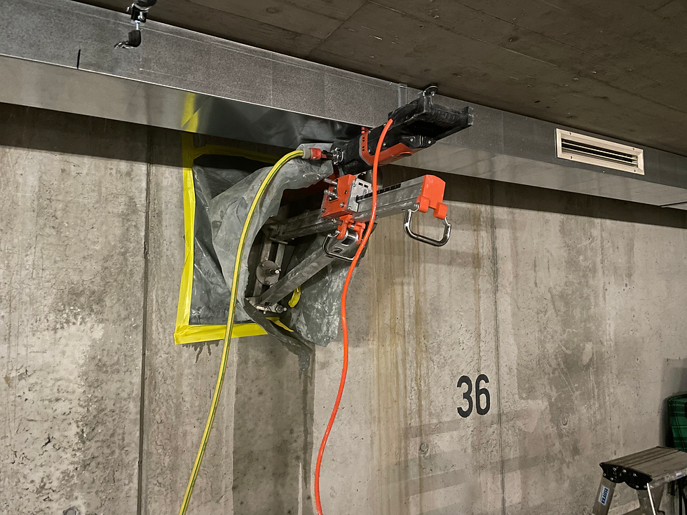 Kernbohrarbeiten in verschiedenen Durchmessern für Kunden, Bauunternehmen und Gemeinden durch die Scupola Bau GmbH – präzise Ausführung von kleinen bis grossen Bohrungen in Beton und Mauerwerk.“