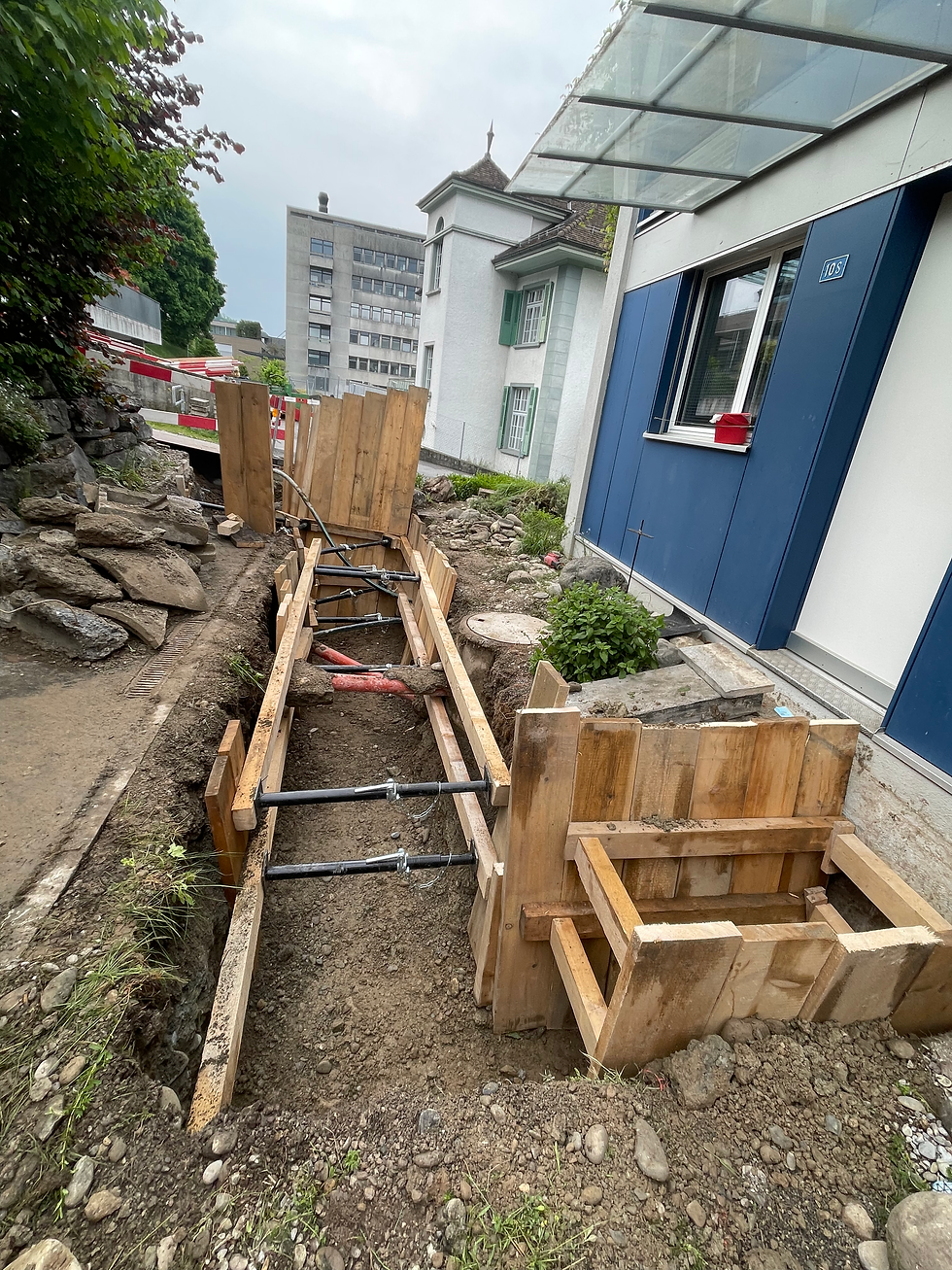 Fernwärmearbeiten in Thun im Rahmen eines Infrastrukturprojekts mit Energie Thun, fachgerecht ausgeführt durch die Scupola Bau GmbH zur nachhaltigen Energieversorgung.
