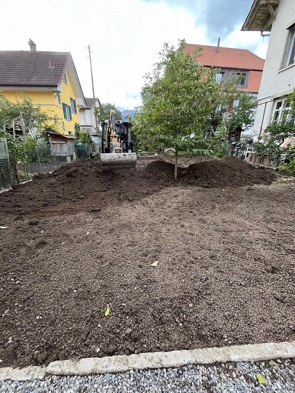 Ausführung von Fernwärmearbeiten durch die Scupola Bau GmbH im Rahmen eines Infrastrukturprojekts, inklusive fachgerechter Verlegung von Leitungen und Komponenten zur Erweiterung und Sicherstellung einer effizienten, nachhaltigen Wärmeversorgung.