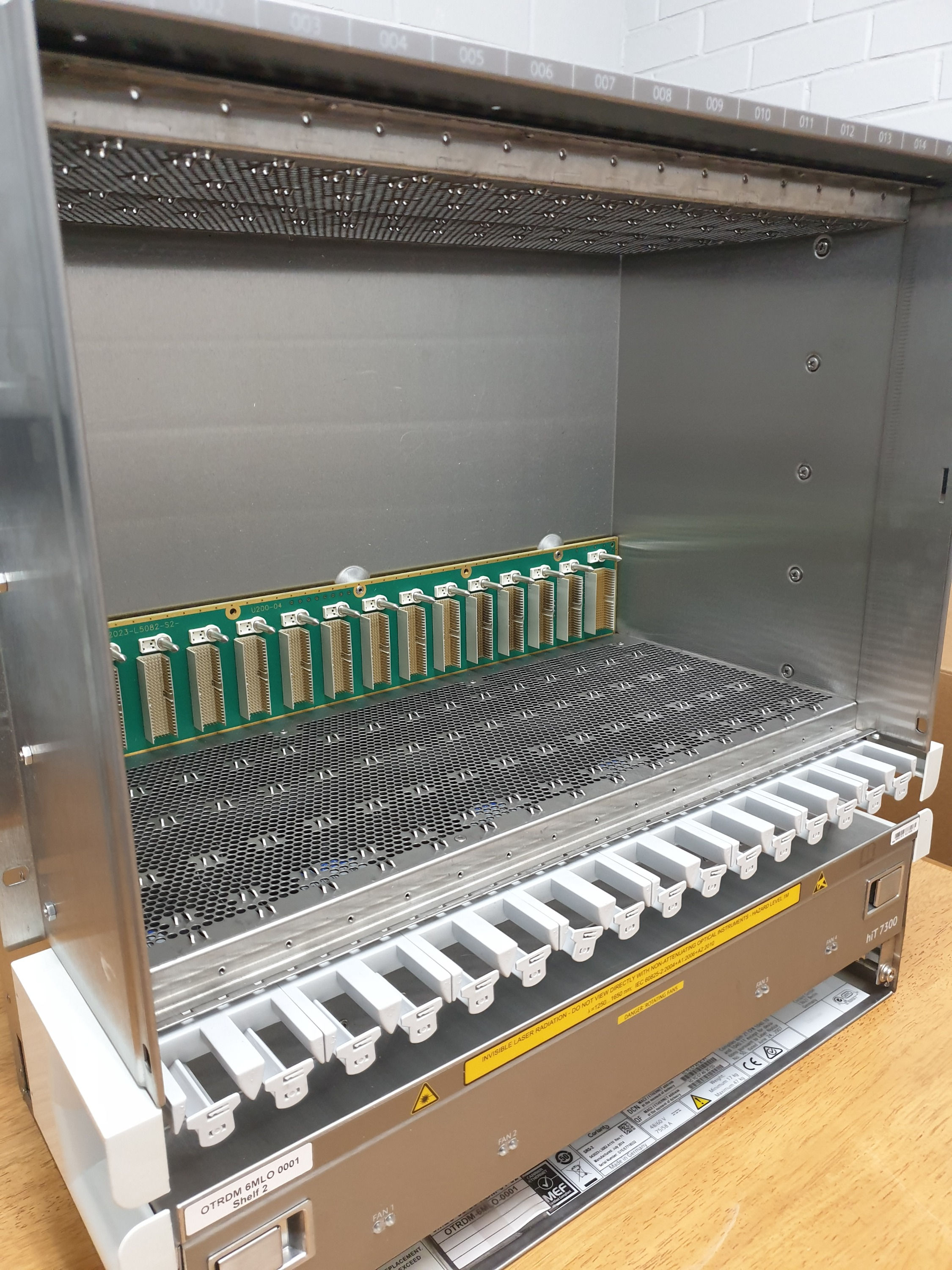 Coriant S42023-L5082-A110 REV.11 hiT 7300 Multi-Haul Transport Platform