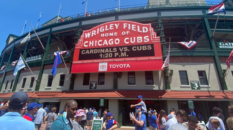 Capturing the Majesty of the Chicago Cubs: A Day and Night at Wrigley Field in Photos and Videos