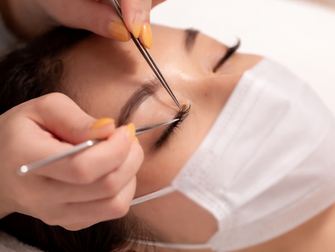 マツエク　コンタクト