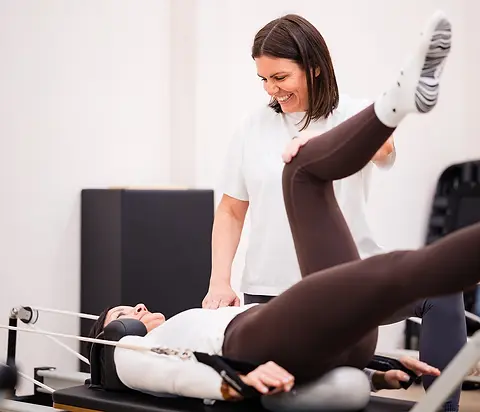 Personal Pilates Training – individuelle Einzelstunde bei Ewa Riedel Pilates.webp