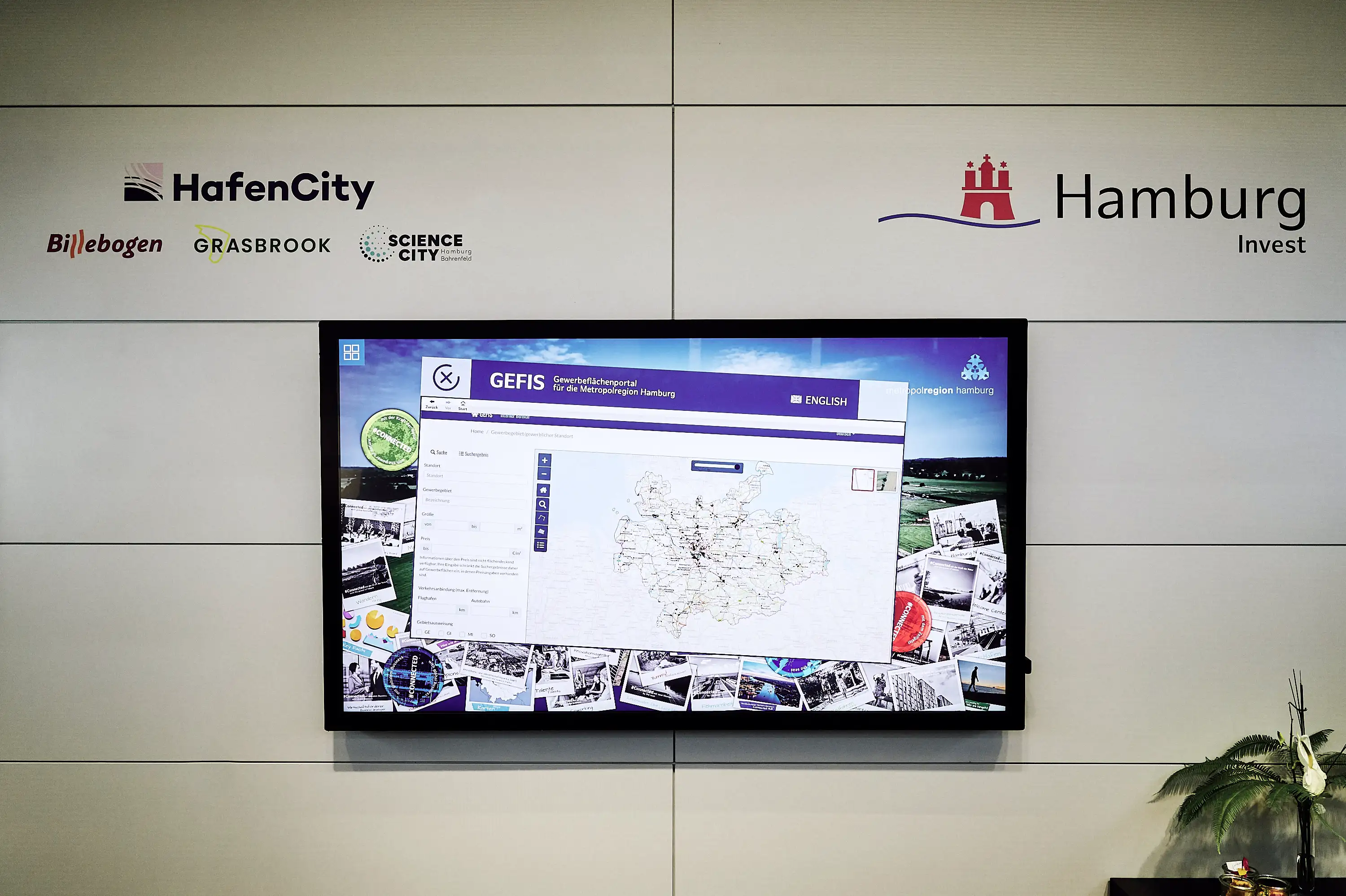 HafenCity and Hamburg Invest logos above EXPO REAL display