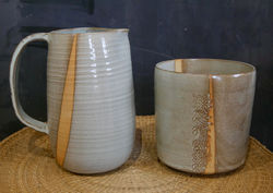 Pot à eau et à pot à ustensiles