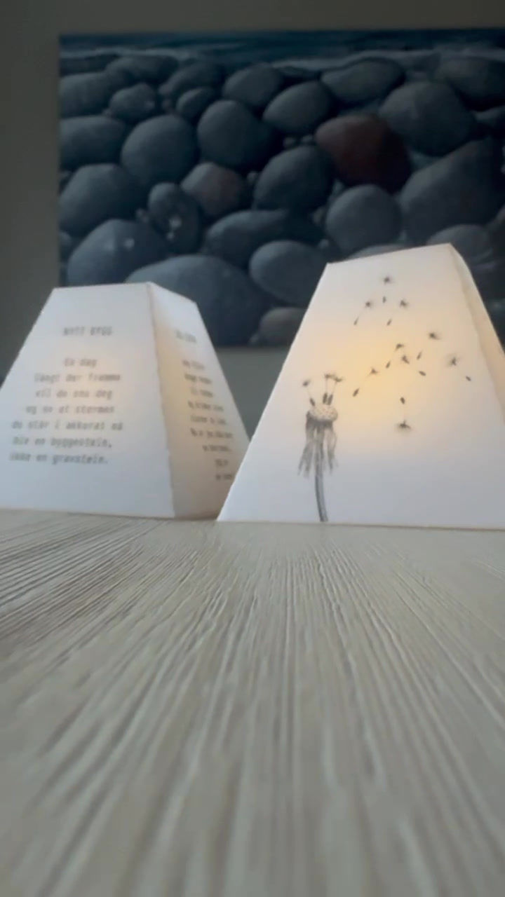 Miniatyrbilde: Lyslykter poesi og løvetann, håndlaget.