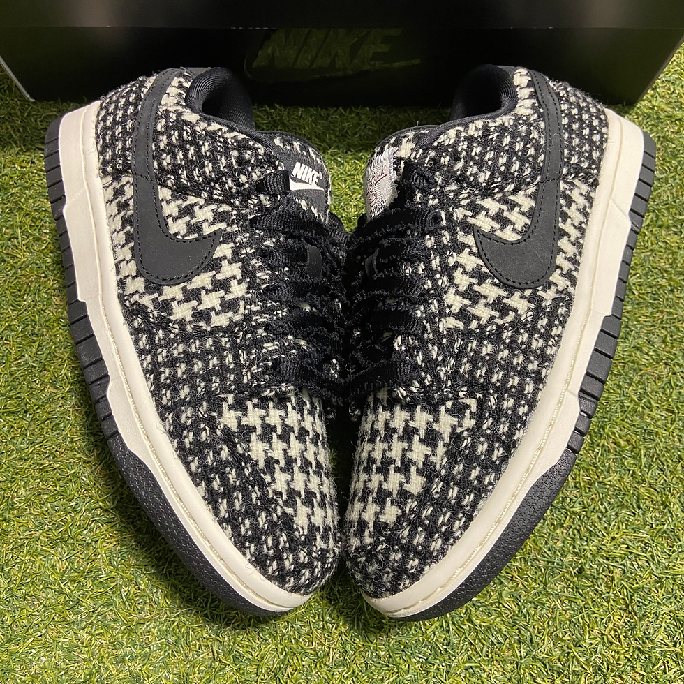 Thumbnail: Black Phantom Harris Tweed Dunk Low: 4.5M