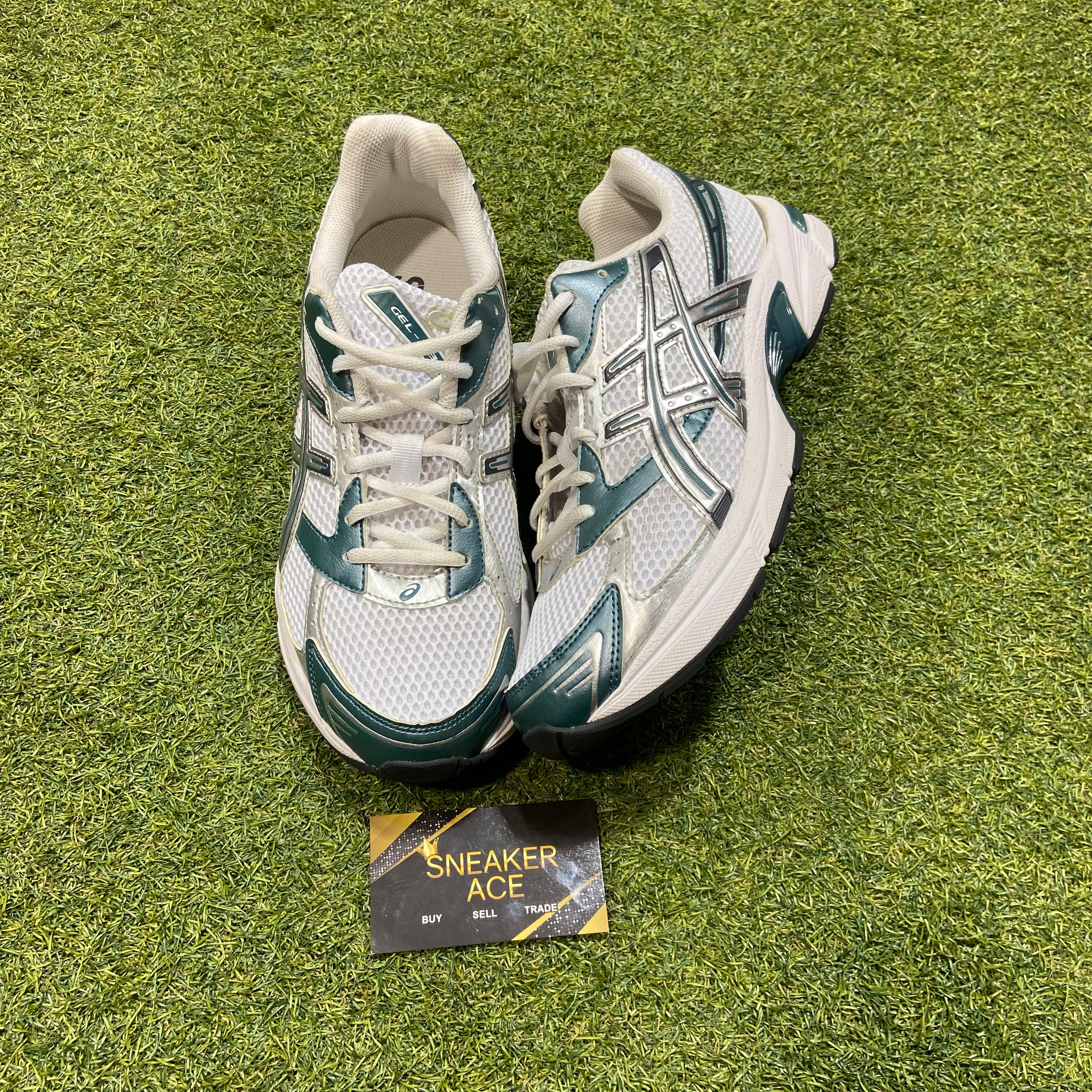 White Dark Neptune Gel 1130: 8.5