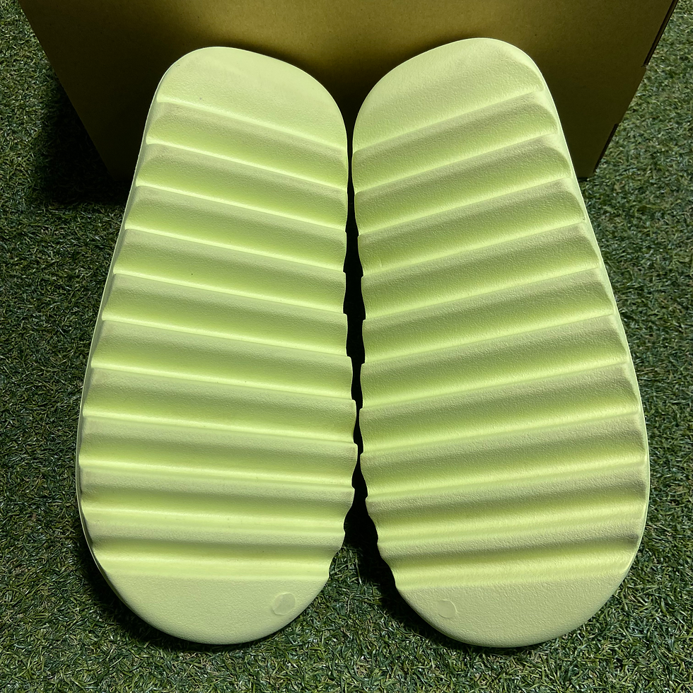 Thumbnail: 2022 Yeezy Slides Green Glow: 9