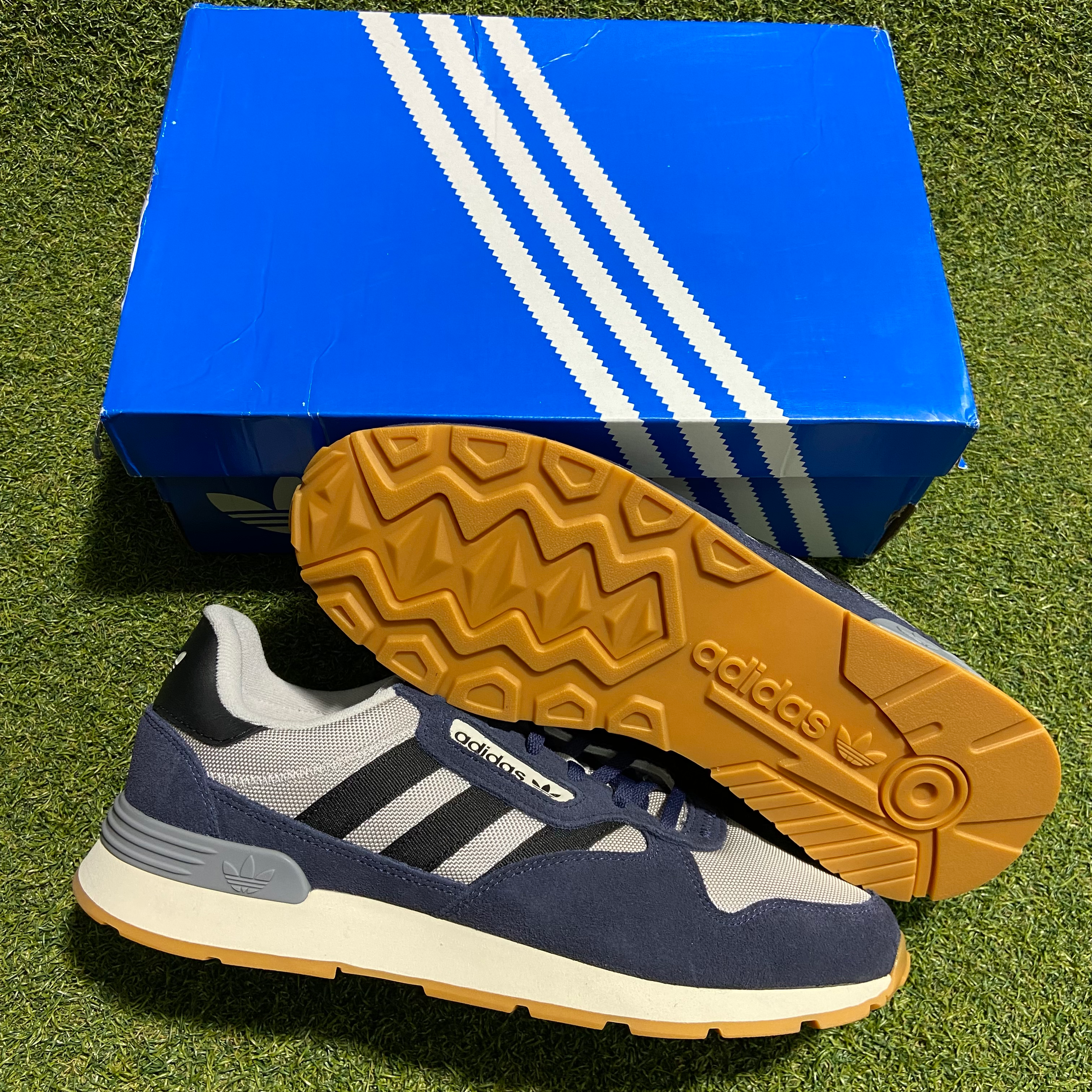 Grey Core Black Trace Blue Trezoid 2: 10