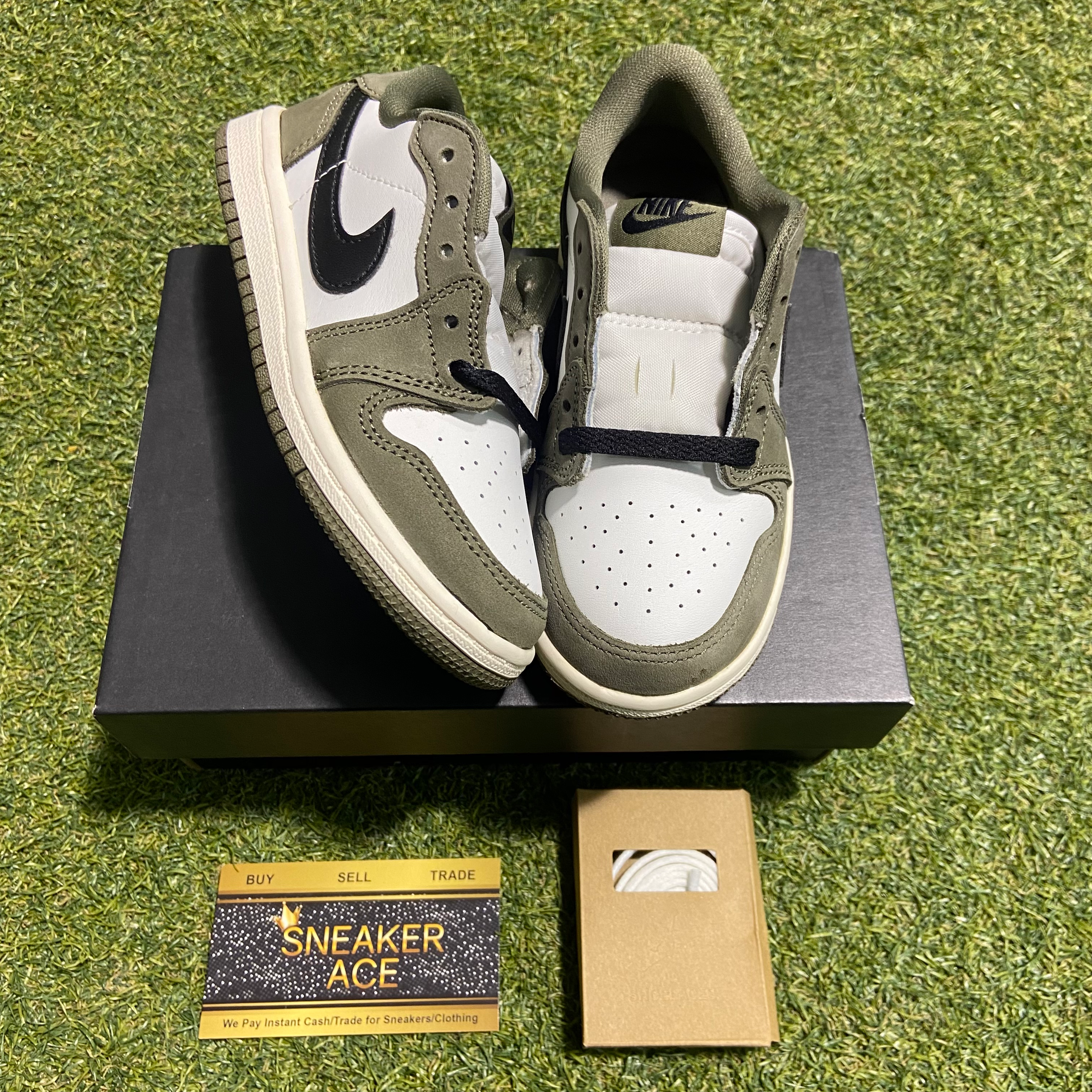 Medium Olive Low 1s: 10C