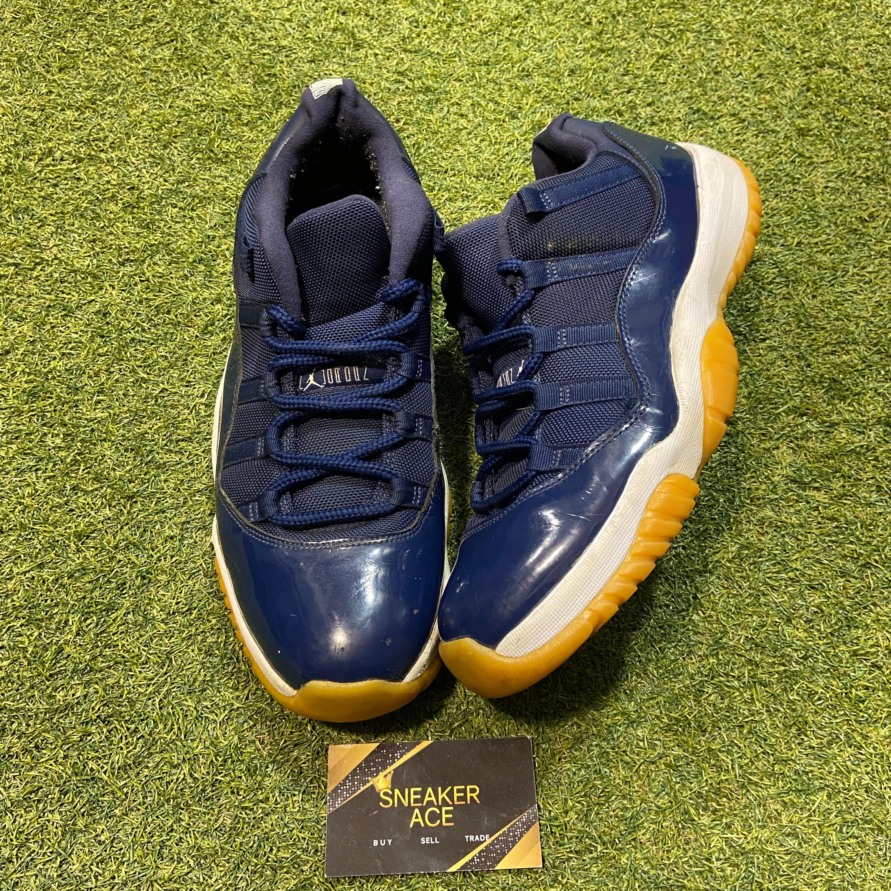 Navy Gum Low 11s: 11
