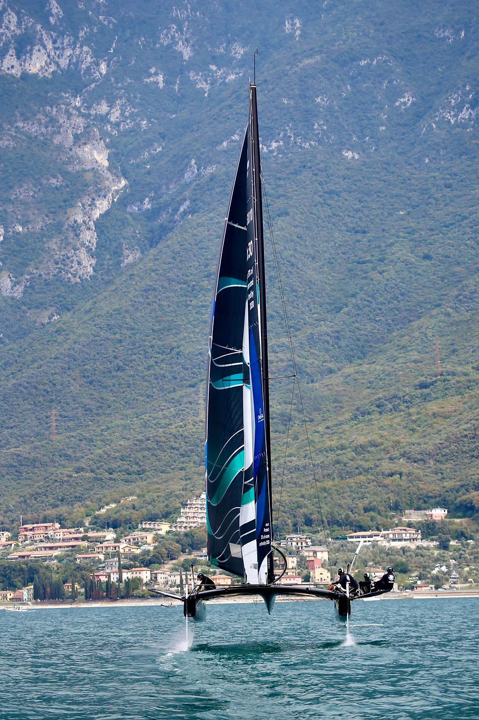 Sails of Change et l'équipage de Yann Guichard s'impose sur la seule manche disputée sur les 2 premiers jours