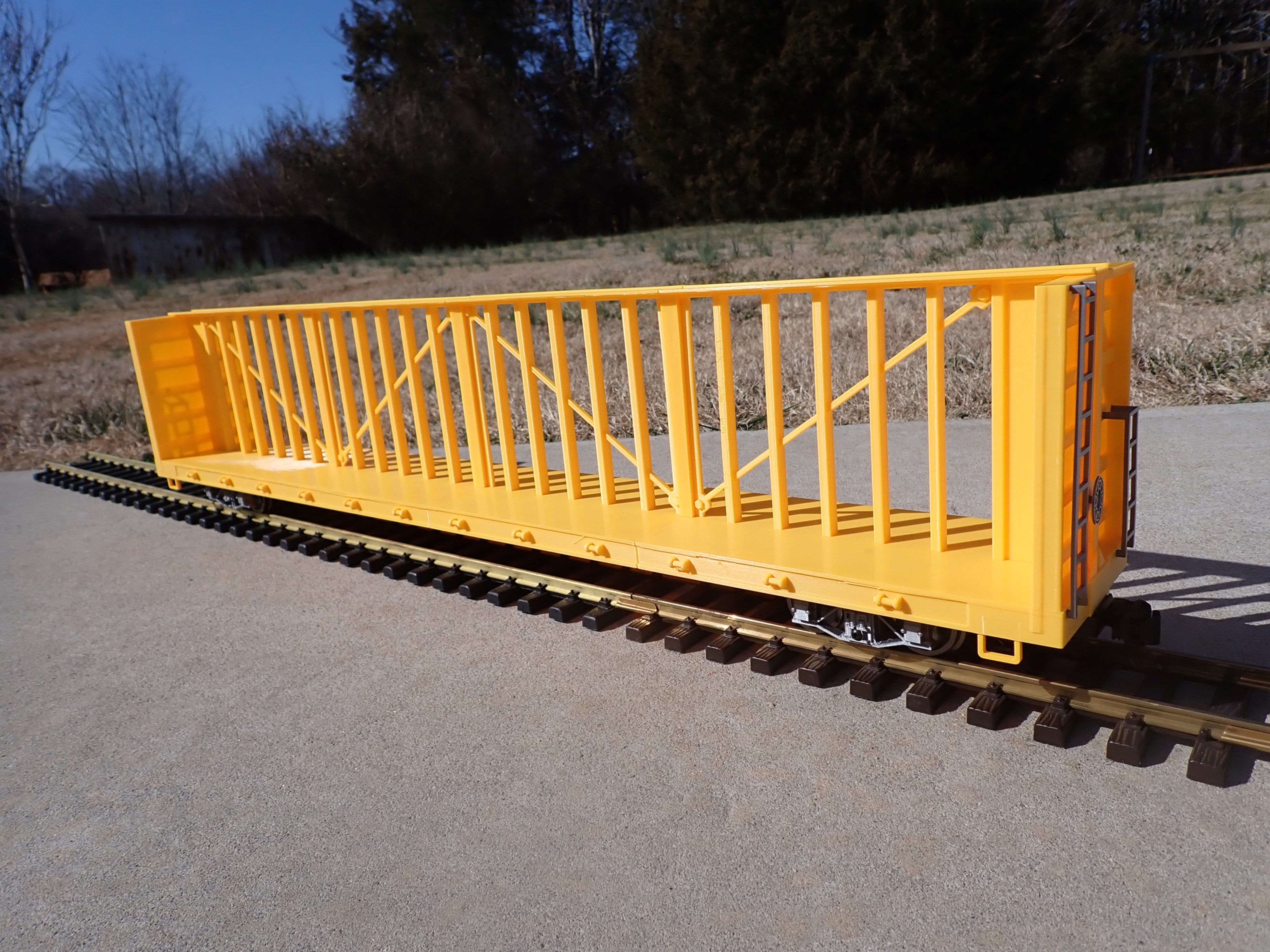 73' Dark Yellow Modern Center Beam with Steel Wheels & Kadee Couplers