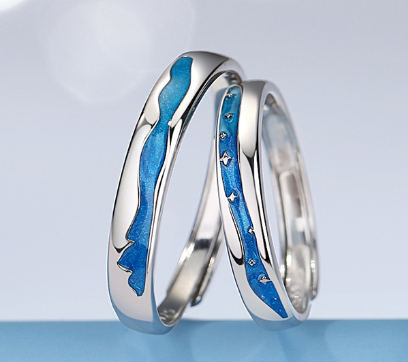 Thumbnail: Small Design Feeling Rings - A Stylish Pair