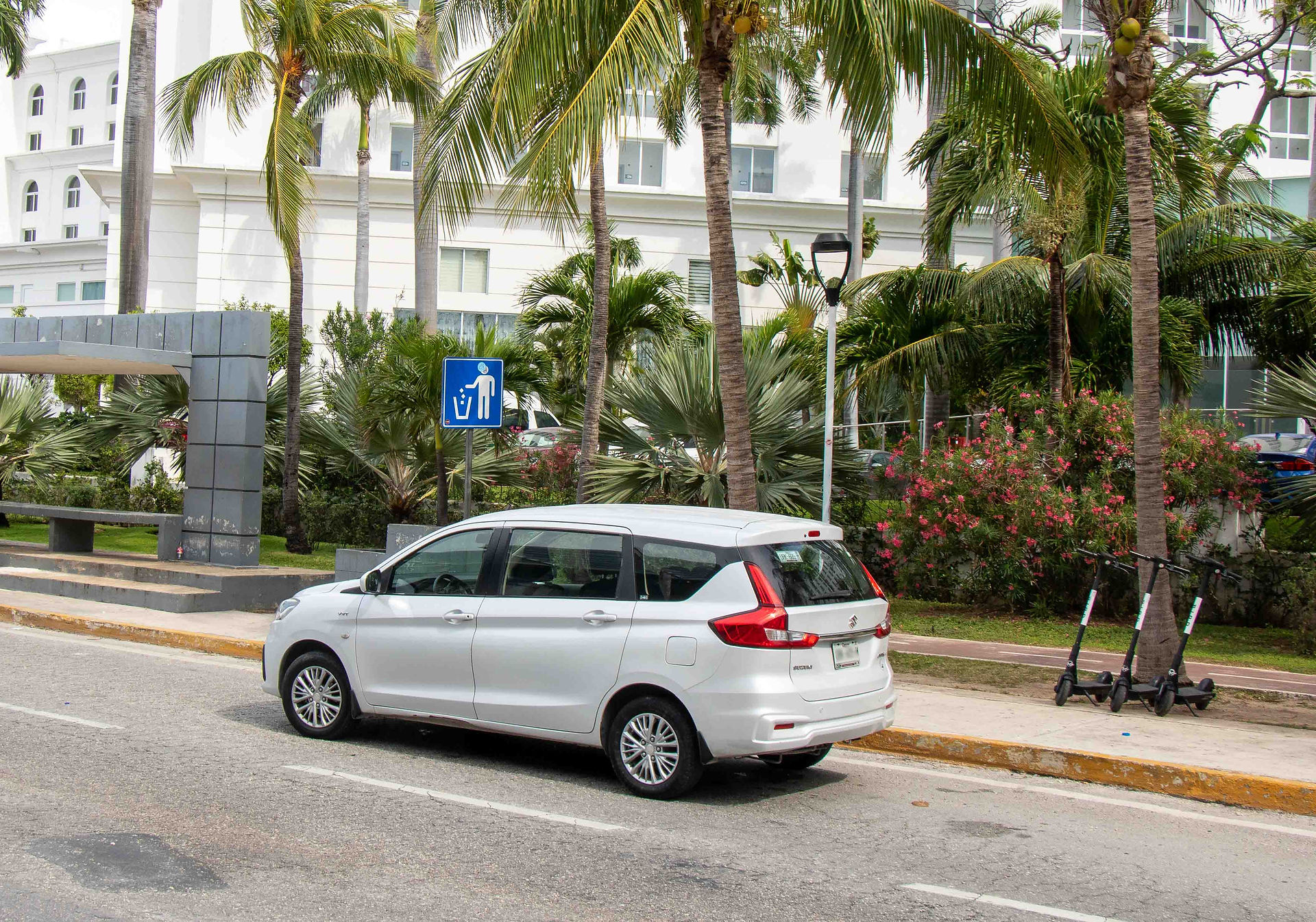 Entrega personalizada de auto en hotel de Cancún